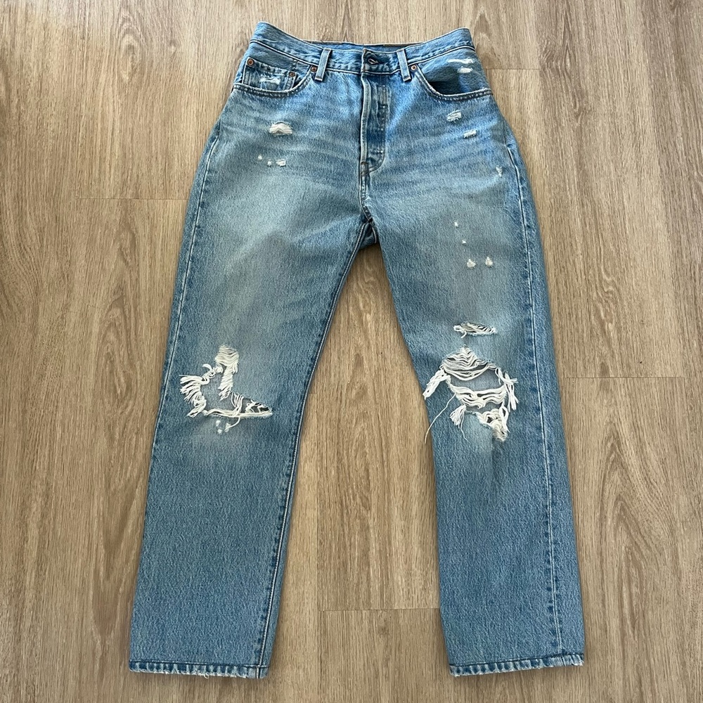 Levi’s 501 Straight Distressed 26